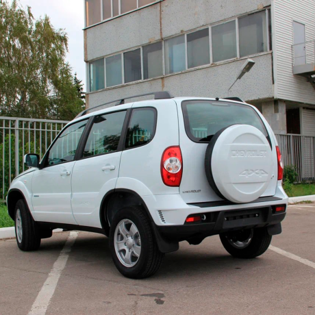 Колпак запасного колеса Chevrolet Niv@ (гладкий, под покраску) купить недорого с доставкой в Екатеринбург