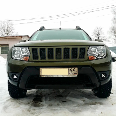 Решетка радиатора "Стиль чироки" со вставками для Renault Duster (2010-2020) купить недорого с доставкой в Екатеринбург