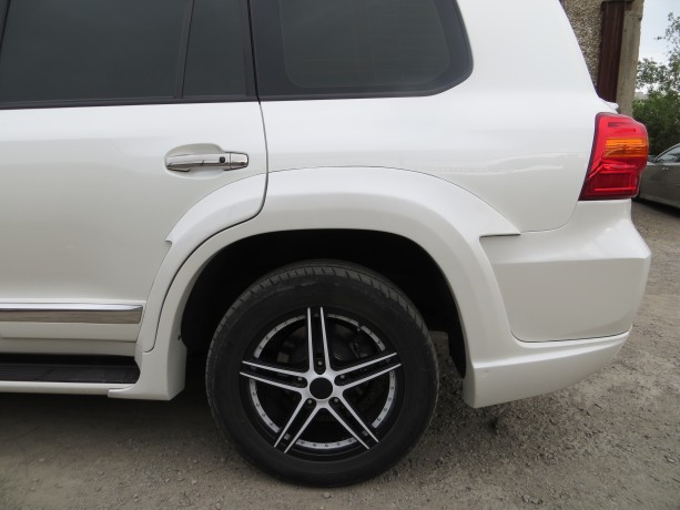 Аэродинамический обвес "Wald Black Bison" Toyota Land Cruiser 200 купить недорого с доставкой в Екатеринбург